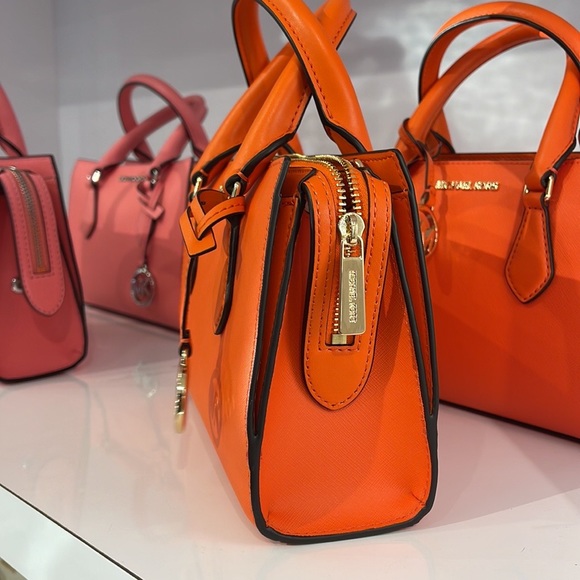 MICHAEL KORS
Sheila Small Faux Saffiano Leather Satchel
Poppy 
NWT - Picture 11 of 16